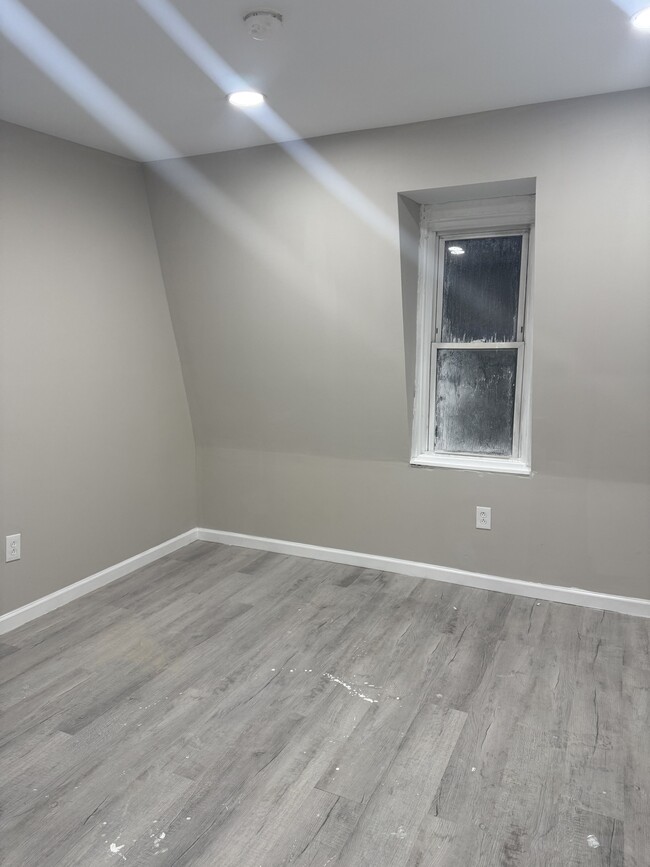 Building Photo - 733 Mcilvain St