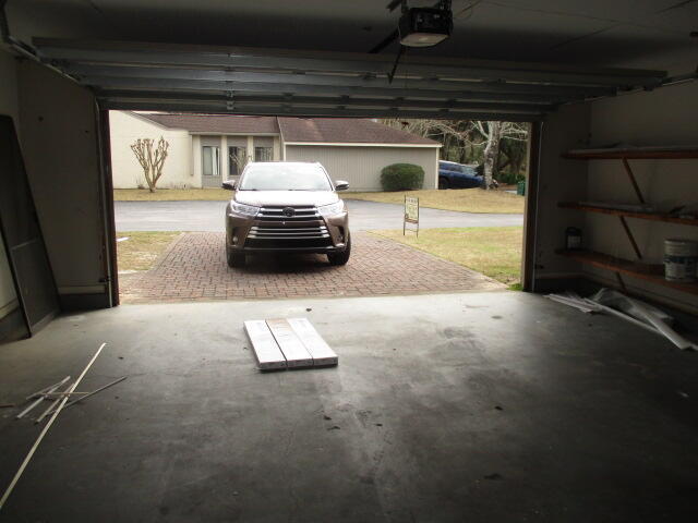 Building Photo - 700 Bay Dr