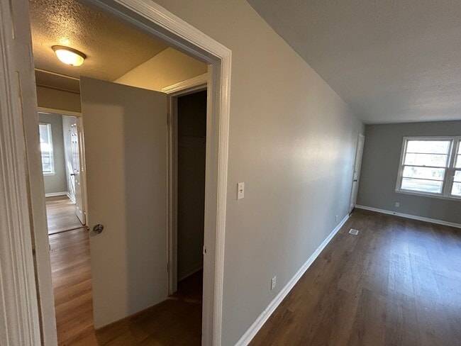 Building Photo - Charming 3BR brick home with Bonus Den