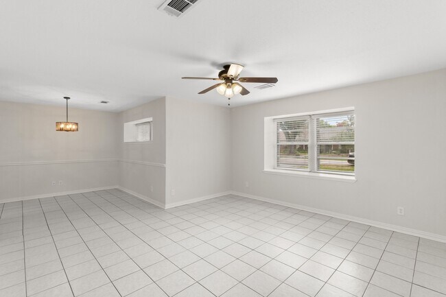 Building Photo - 10126 Metronome Dr