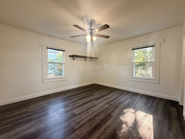 Building Photo - 575 SE Gaut St