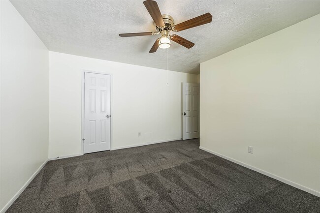 Building Photo - 14403 Little Willow Walk