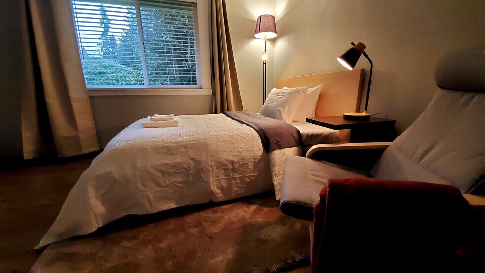 Building Photo - 1803 N 200th St