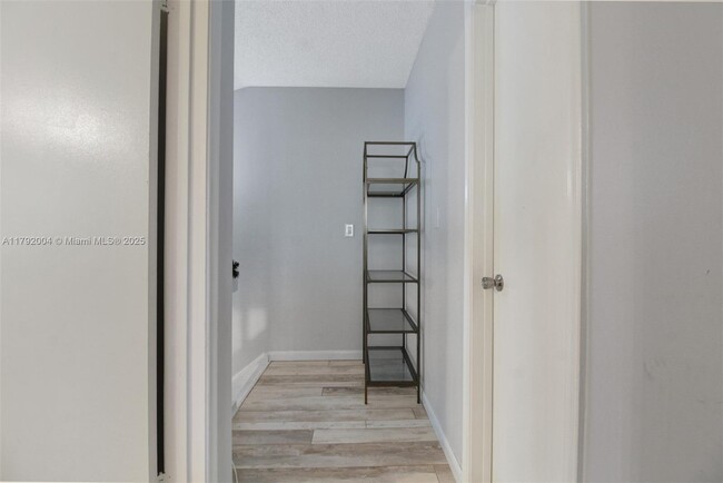 Building Photo - 10619 SW 113th Pl
