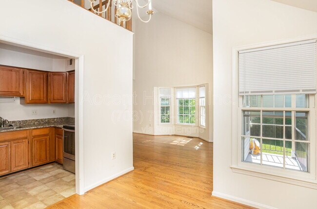 Building Photo - 7461 Ridge Oak Ct