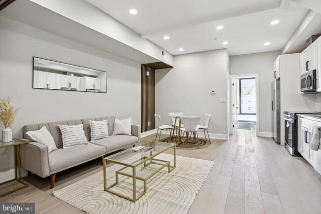 Building Photo - 611 Kennedy St NW