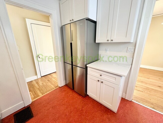 Building Photo - 3 Bed 1 Bath Unit in Ne Portland