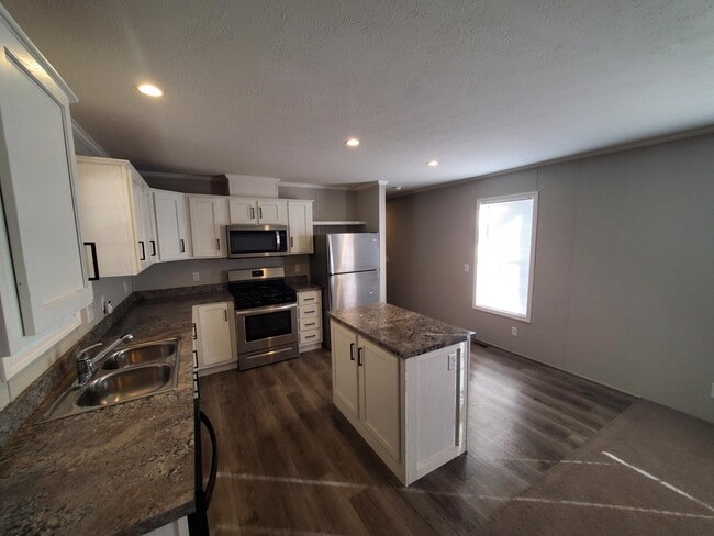 Building Photo - 36 Canary Hill Dr