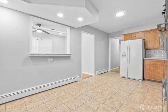 Building Photo - 382 Cator Ave