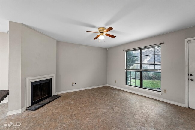 Building Photo - 236 Settlers Park Dr