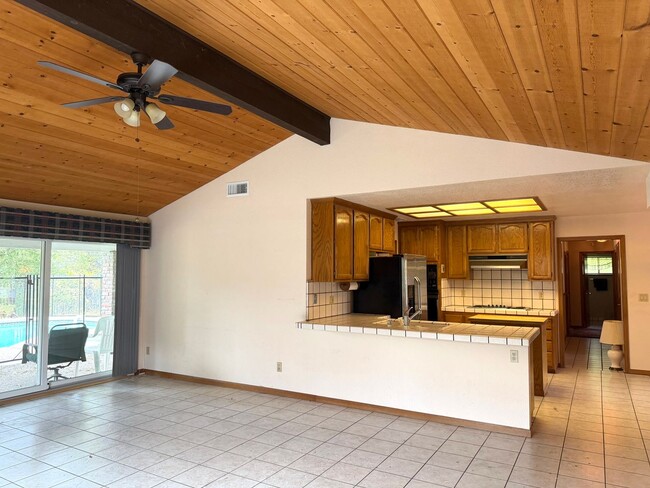 Building Photo - 5523 Freeman Cir