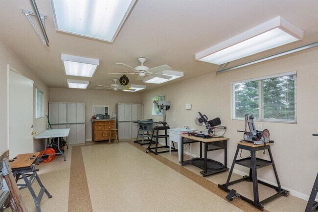 Building Photo - 4 Bedroom North Clovis Ranch on 3+ Acres