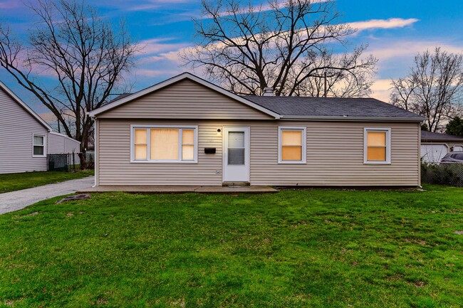 Building Photo - 3 Bedroom 1 Bathroom House for Rent!