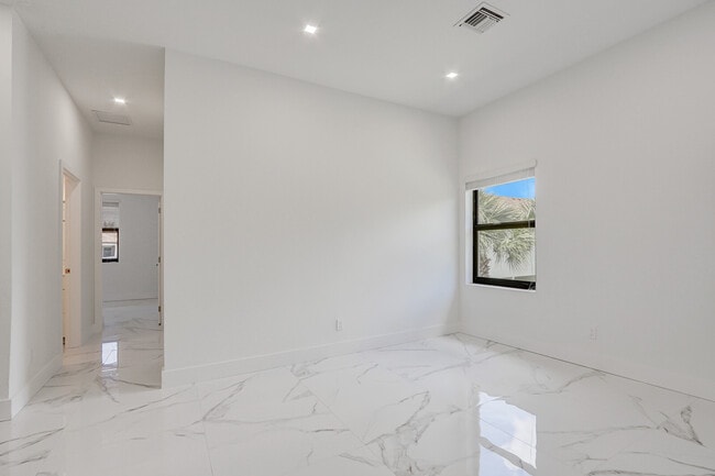 Building Photo - 406 Bella Sol Way