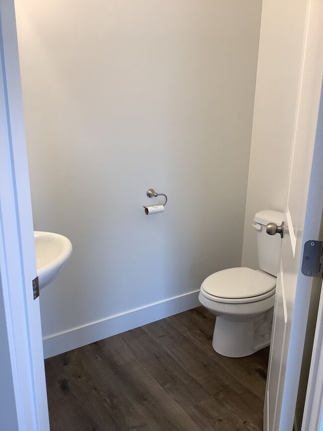 Building Photo - FREE FIRST MONTH'S RENT - New Construction Townhome Located in Prime Saratoga Springs Location