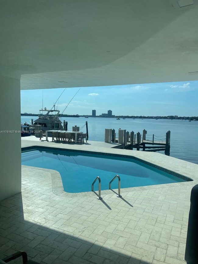 Building Photo - 7720 Miami View Dr