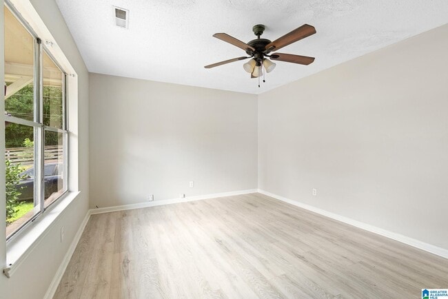 Building Photo - 63 Bluebell St