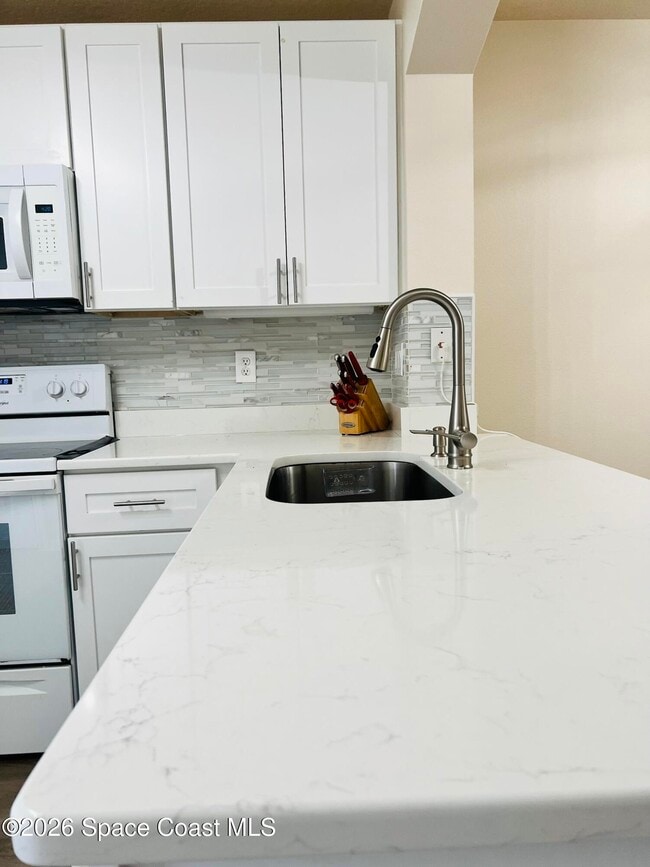 Building Photo - 1145 Luminary Cir