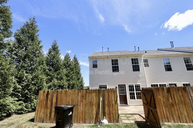 Building Photo - 801 Sweet Tessa Dr