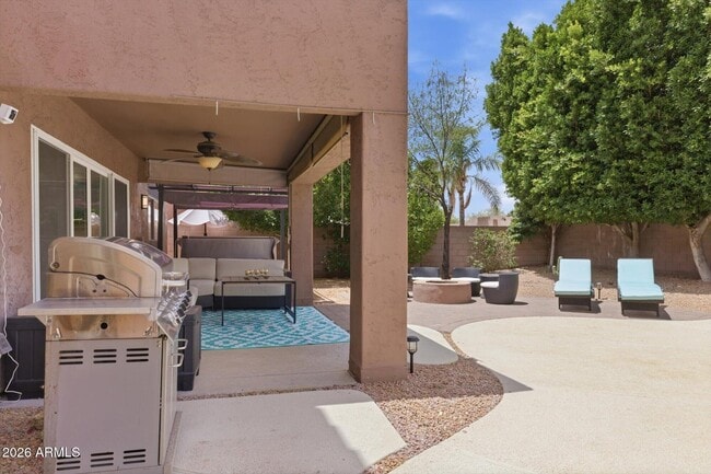 Building Photo - 9750 E Gelding Dr