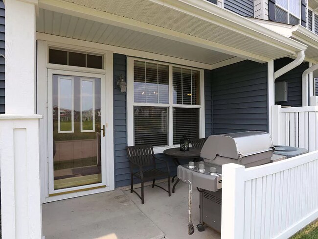 Building Photo - 9640 Independence Cir