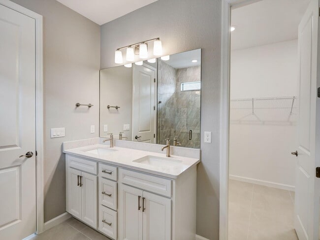 Building Photo - 757 SE Courances Dr