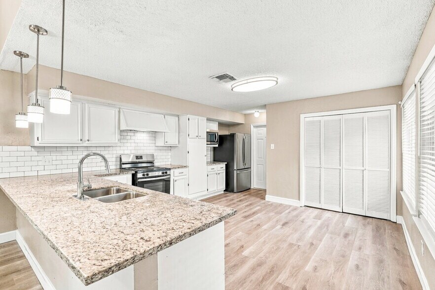 Building Photo - 2714 Ashford Trail Dr