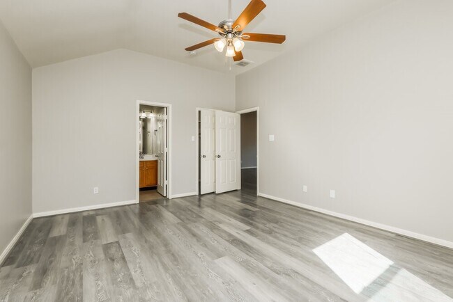 Building Photo - 11747 Elizabeth Ct