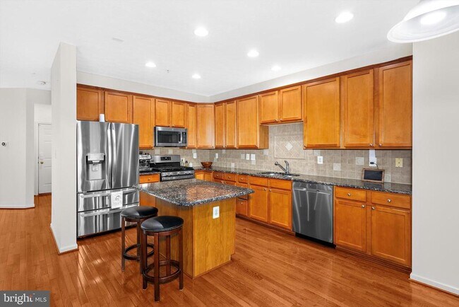 Building Photo - 4749 Thistle Hill Dr