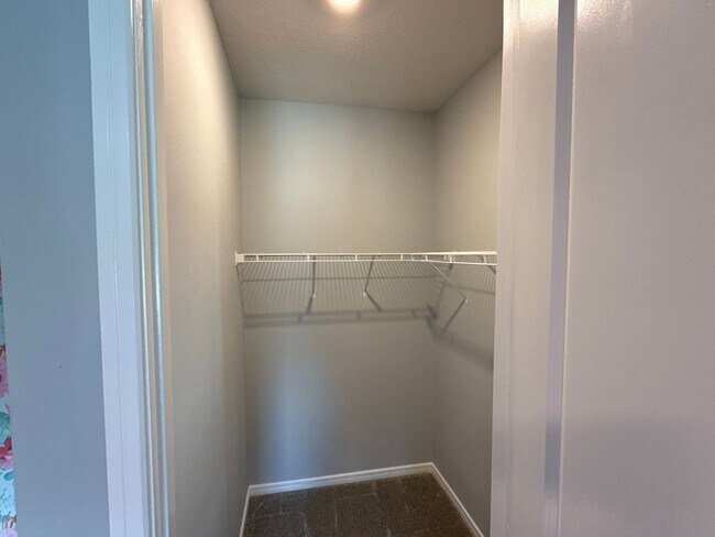 Building Photo - 12970 Brookside Moss Dr
