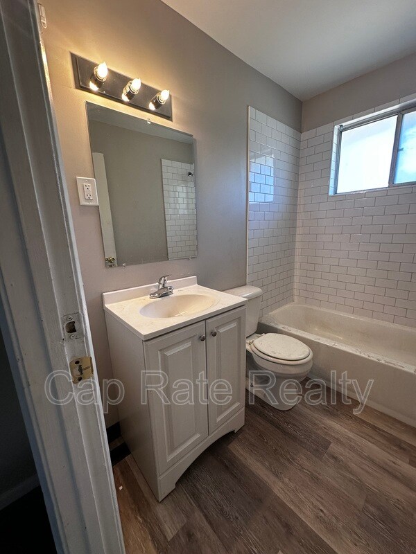 Building Photo - 1648 Smith Rd