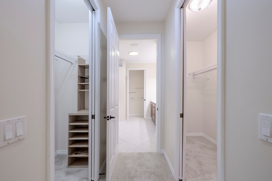 Master Closets & Bath. - 427 Pineapple Sq SW