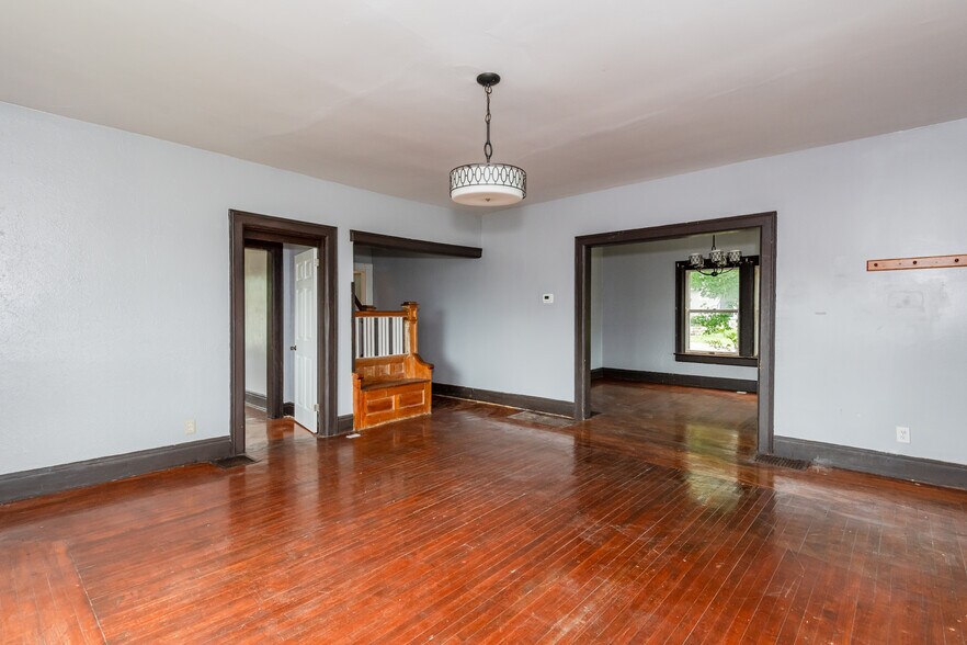 Building Photo - 3124 Lakeview Ave