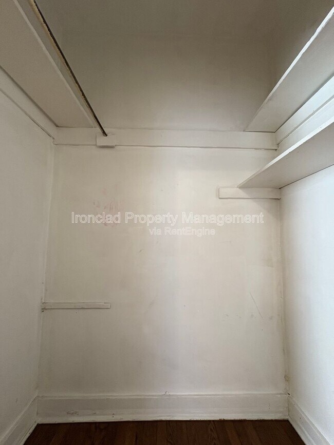 Building Photo - 36 Walnut St