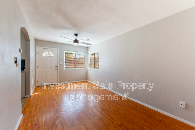 Building Photo - 821 39th St
