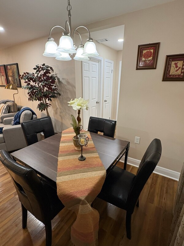 Building Photo - 1216 Hymelia Ave