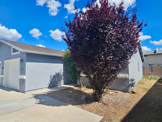 Building Photo - Beautiful remodeled 2 bed 2 bath home in P...