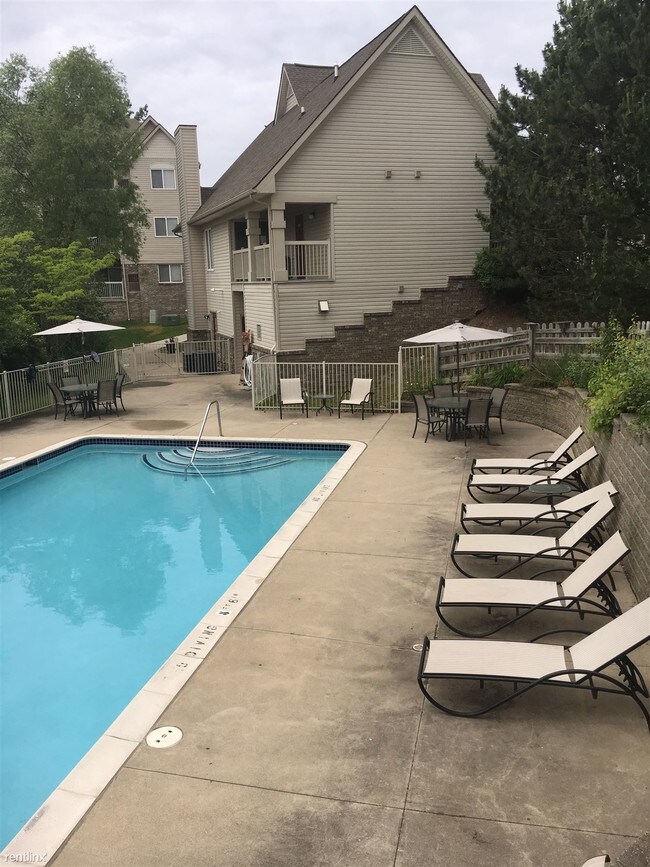 Building Photo - 3 br, 2 bath Condo - 857 Brandon Ave 857B