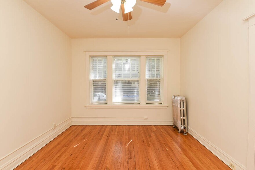 Building Photo - 3508 N Wolcott Ave