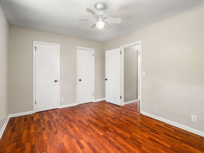 Building Photo - Awesome 2BE/1.5BA duplex in fantastic location in Nashville!