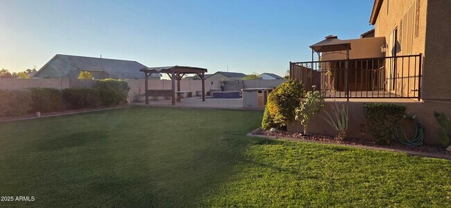 Building Photo - 9418 S 46th Dr