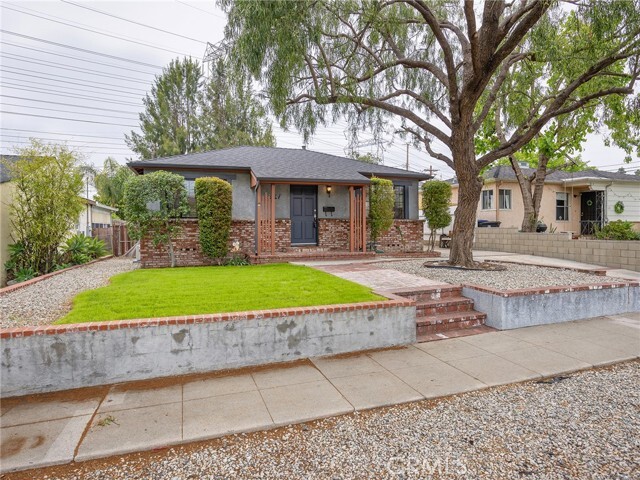 Building Photo - 927 N Screenland Dr