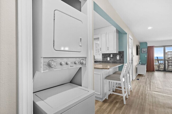 Building Photo - 2805B N Ocean Blvd