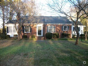 Building Photo - 3 Bedroom