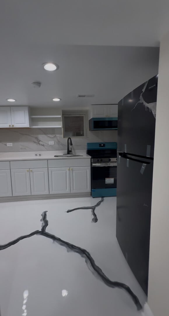 Building Photo - 3811 W 61st St