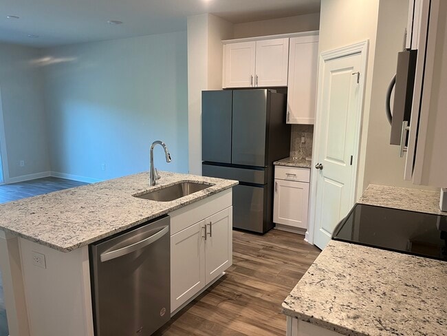 Building Photo - 2336 Belterra Dr