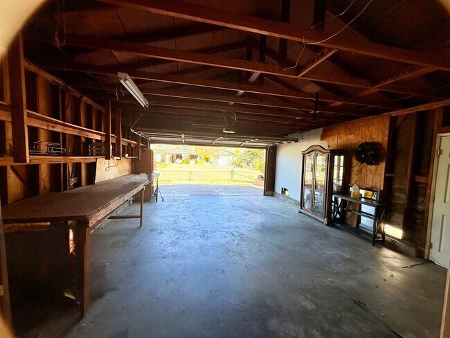 Building Photo - Spacious 4BD 2BA House With Perfect Private Backyard and Solar Panels  in Simi Valley