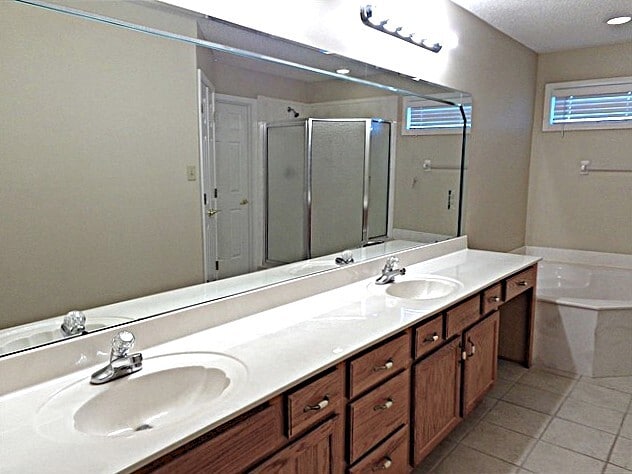 Building Photo - 1415 Hidden Ridge Ln