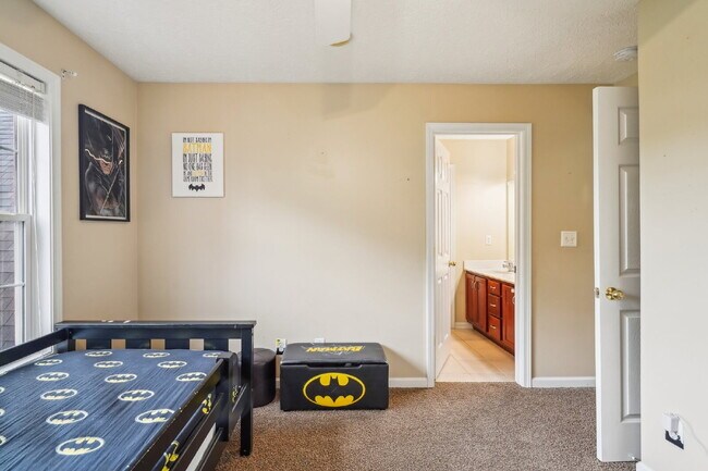 Building Photo - 754 McClain Dr