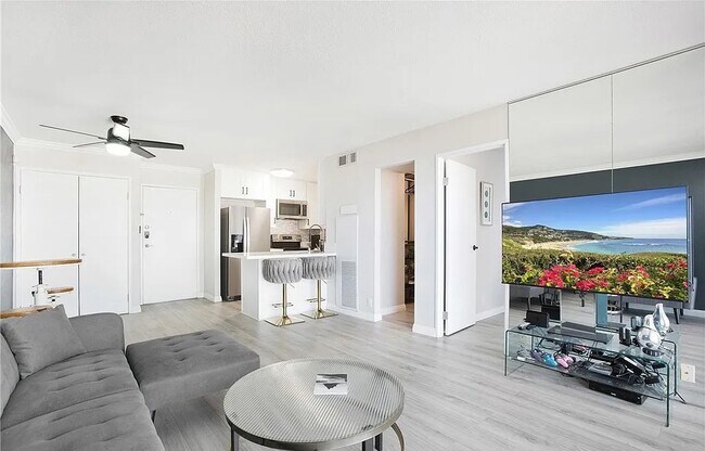 Building Photo - Condo for Rent with View